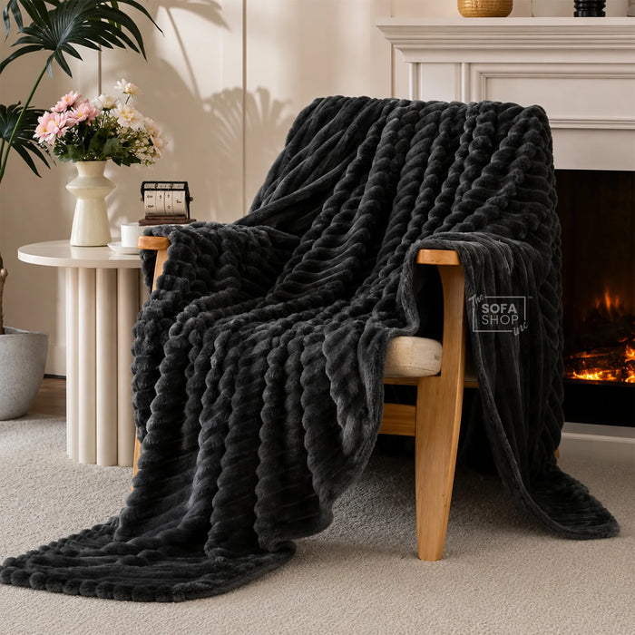 Ultra-Soft Plush Throw | Deep Grey | 150x200cm | Boston